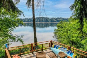 Viewing deck along walkway down to the water.