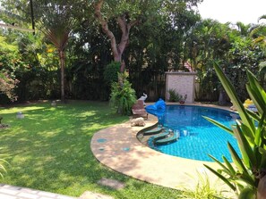 La Romanee - Large 3BR Tropical Garden