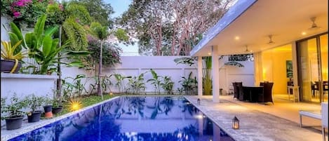 MIGUEL , wonderful modern villa private