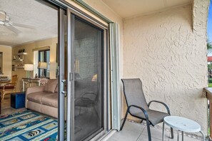 5211 Balcony