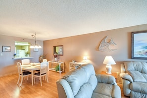 Living Area | Free WiFi | Cable TV | Central A/C & Heat | 1,150 Sq Ft