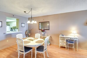 Dining Space | Dishware/Flatware