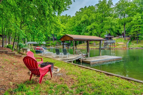 Enjoy a crackling fire at our inviting fire pit area, perfect for roasting marshmallows and making memories.
