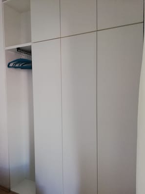 Einbauschrank