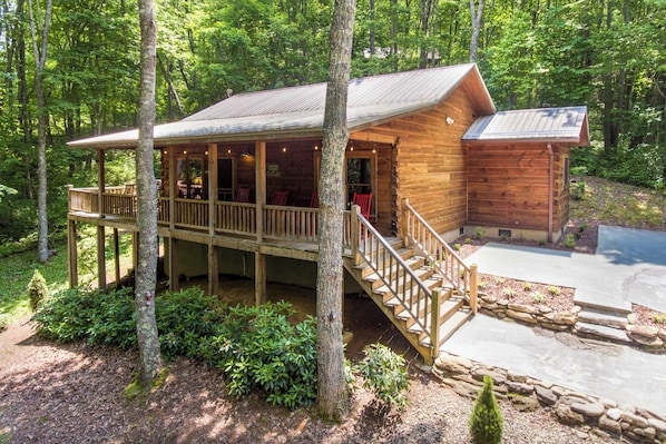 Cullowhee Vacation Rental | 2BR | 2BA | Stairs Required | 1,250 Sq Ft