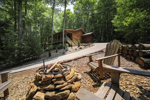 Cullowhee Vacation Rental | 2BR | 2BA | Stairs Required | 1,250 Sq Ft