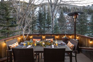 4-Telluride-River-Bliss-Al-Fresco-Dining-Dusk-v12.jpg