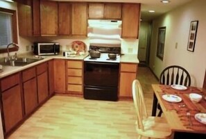 Kitchen/Dining