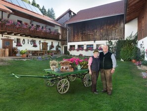 Bayerwald-Ferienhof Schmid (Eppenschlag)-Gastgeber