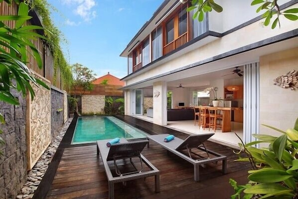 Honeymoon 1 Bedroom Pool Villa in Legian