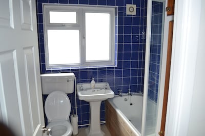 Lovely 3 Bedroom\ 2 Bathroom House - Wimbledon