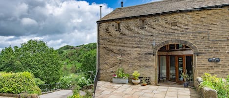 Crabtree barn view from lane