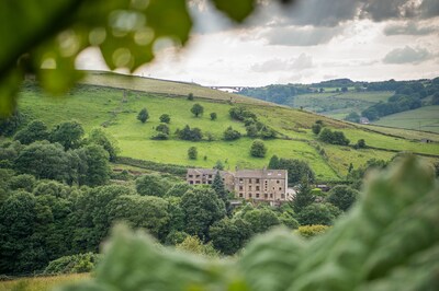 Stunning Country Barn Conversion. Family friendly, great walking.