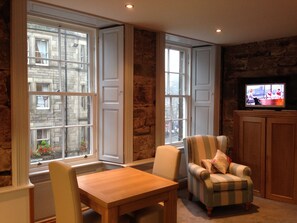 Open Plan kitchen/dining/living