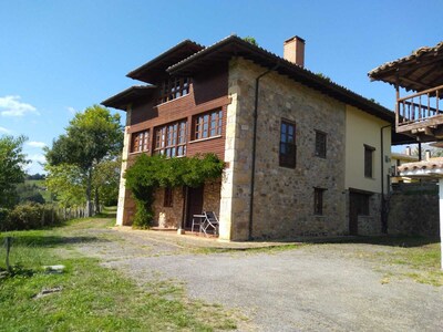 Casona asturiana ideal reuniones familiares y  de amigos . Mascotas bienvenidas