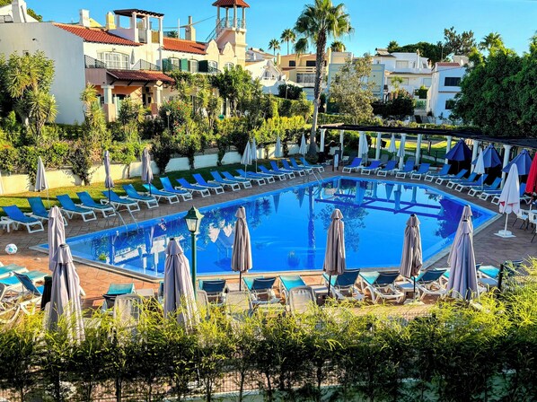 MAIN POOL