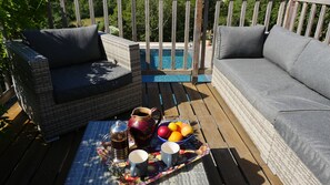 upstairs terrace - seating and additional sun loungers 