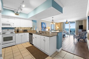 Full Size Kitchen