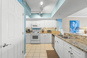 Full Size Kitchen