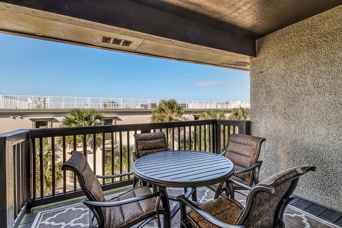 Ocean Views from Private Balcony I Oceanfront Pool I Elevator