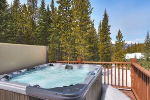 Hot Tub - Lodge at Boreas Pass - Breckenridge Vacation Renal