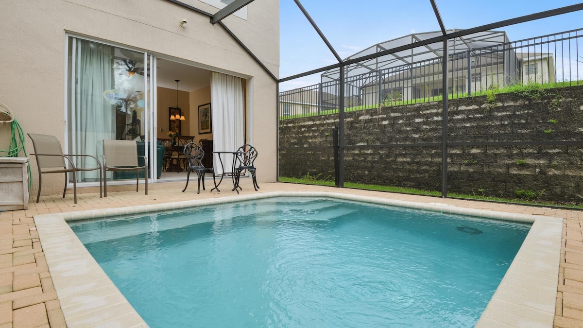 Dreams come true at this elegant 3 bedroom townhome with pool in Windsor Palms