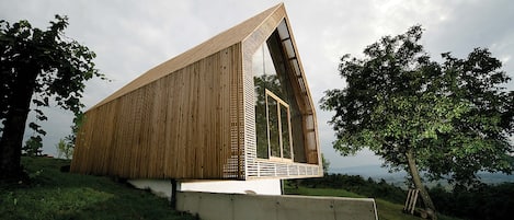 Looking from north-west toward the full glass front window.