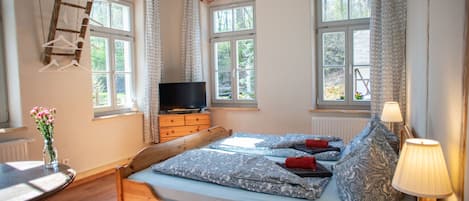 Schlafzimmer 1