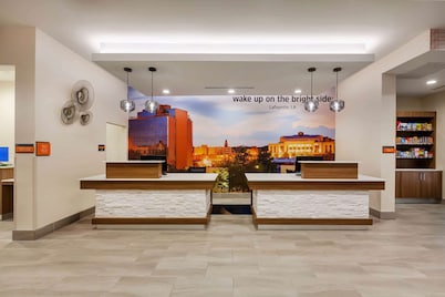 La Quinta Inn & Suites by Wyndham Lafayette Oil Center
