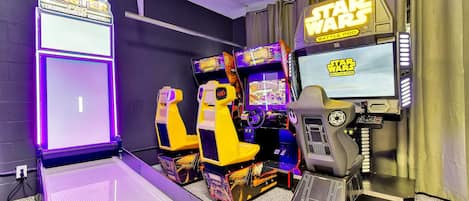 Family game room arcade (FREE)