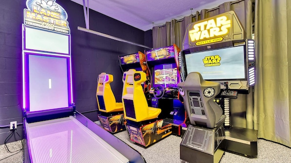 Family game room arcade (FREE)