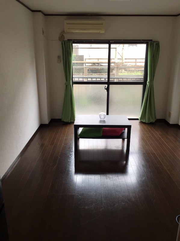 Takahata Apartment 105