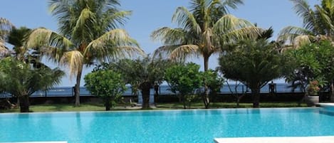 Bali beachfront Villa Cymopoleia