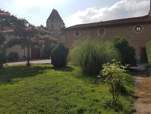 Résidence les Bastides Eugénie - Côté Jardin. 