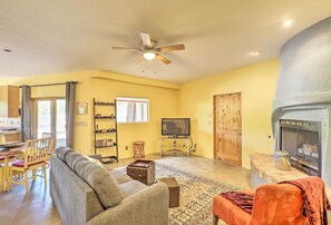 Living Room | Cable TV