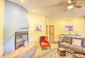 Living Room | Fireplace