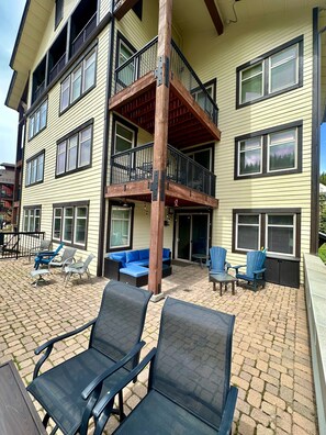 Wide open space to lounge in the sun