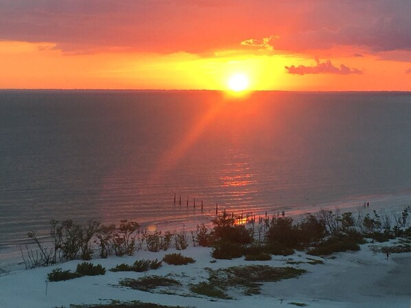 A sunset on the Gulf of Mexico is a wondrous thing!!