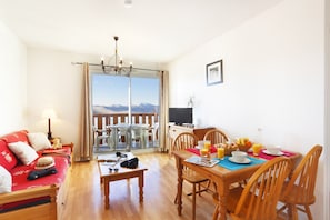 Welcome to our chalet-inspired 1 Bedroom Apartment in Font Romeu!