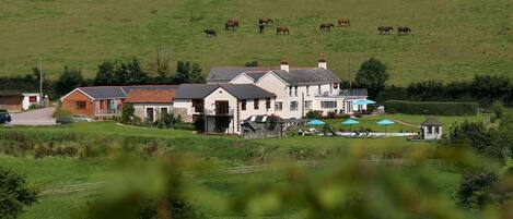 HayBarn Cottage Sid Valley Stunning Views, country  comfort. Heated pool, tennis