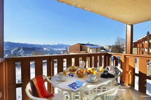 Sit out on the balcony and enjoy the sunshine.