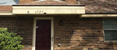 Welcome to the Hurst Haus, your home away from home!