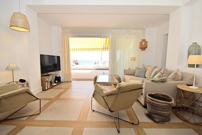 70sqm terrace & 100sqm first line beach apartment