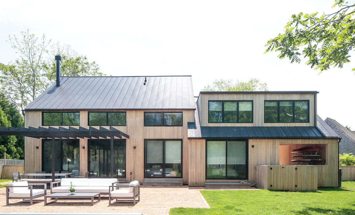 East Hampton Village Modern Barn near the Beach