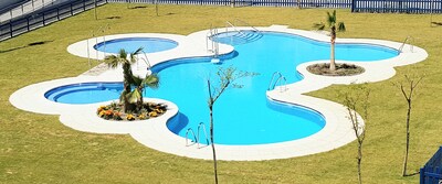 Las Margaritas - ¡NUEVO! Apartamento 2 - 6 personas, piscina, garaje, WiFi.