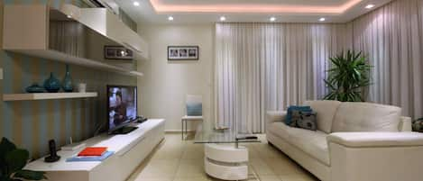 Large Spacious Living Area - Luxury living