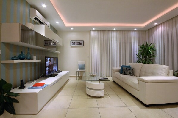 Large Spacious Living Area - Luxury living