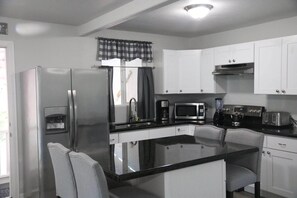 Granite Kitchen, new appliances