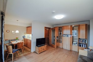 Ferienwohnung - mit Balkon und Küchenzeile