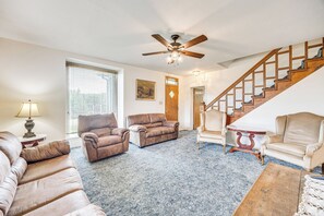 Living Room | 2 Sleeper Sofas | Free WiFi | Pet Friendly w/ Fee
